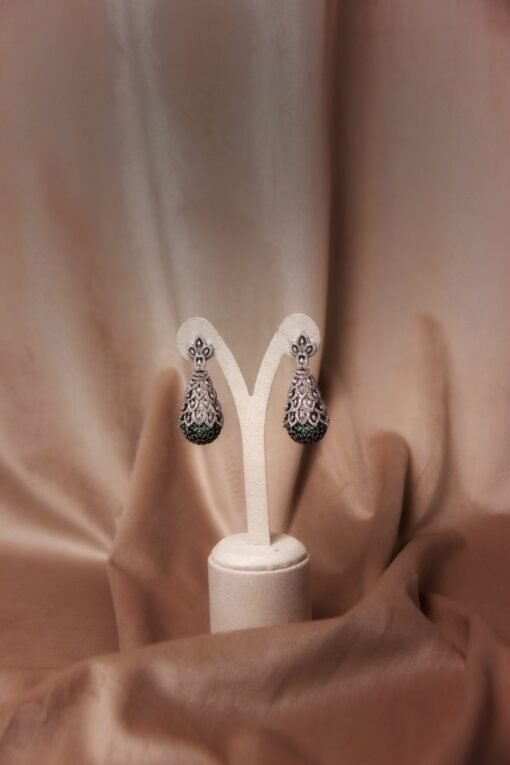 NAFEESAH EARRINGS